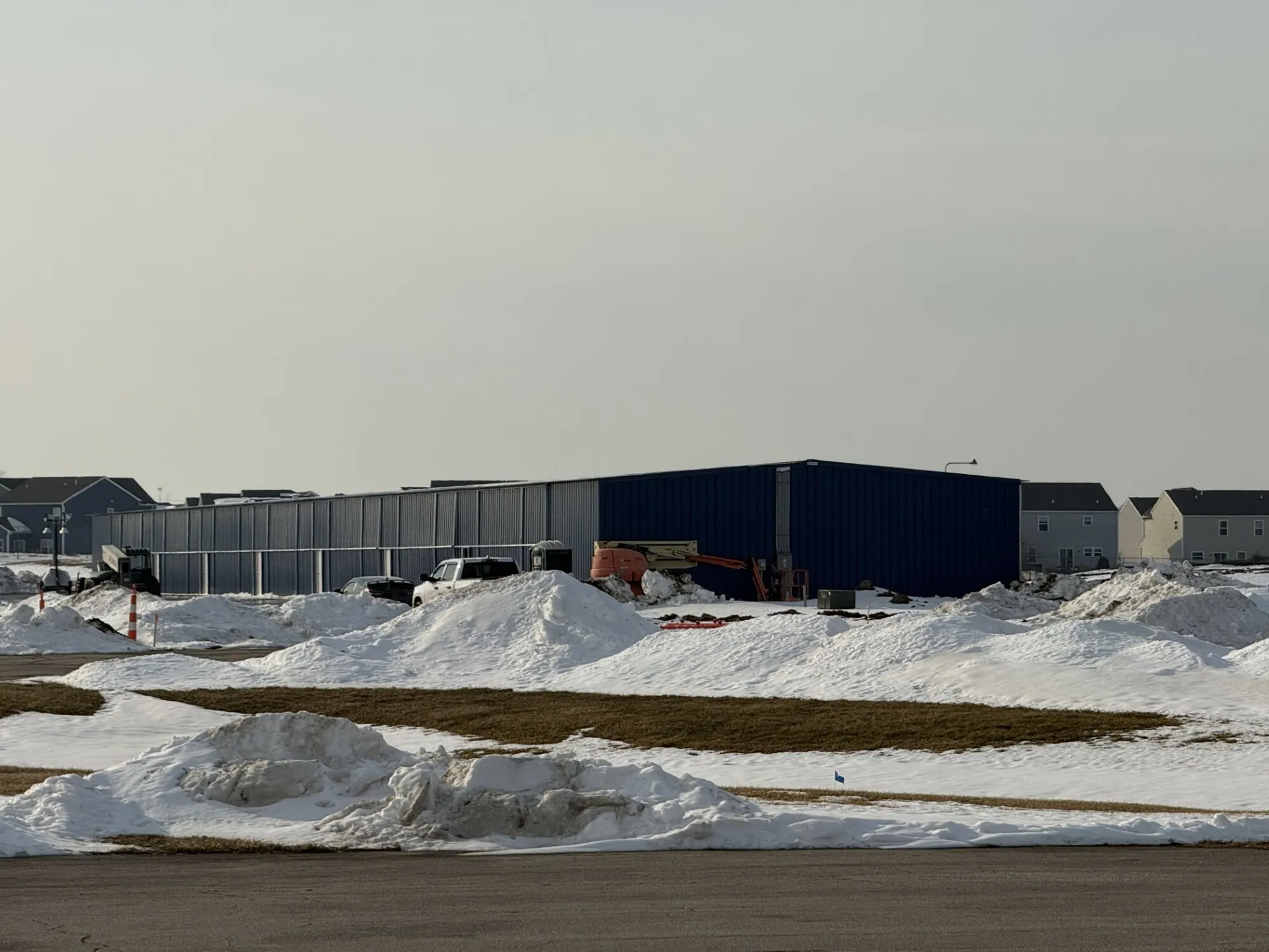 Airport authority hangar facility